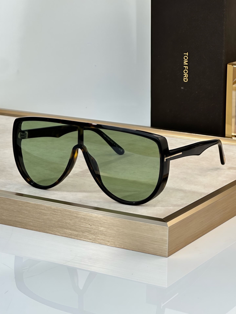 TOM FORD
